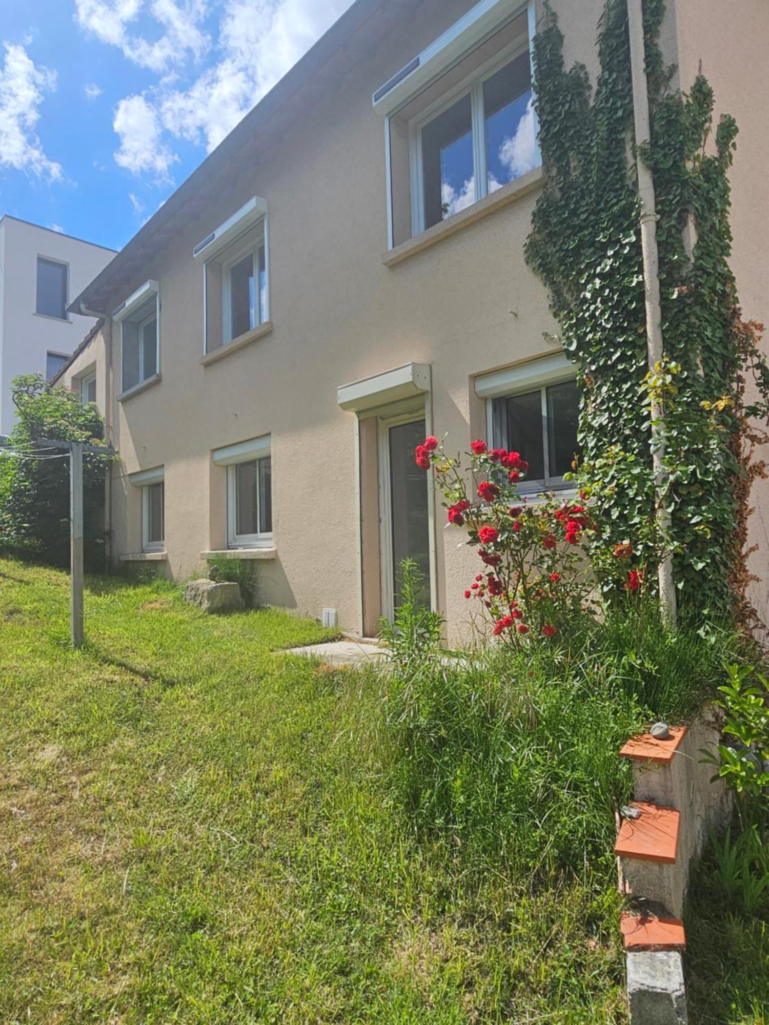 Lumineux Et Calme En Rez-de-jardin